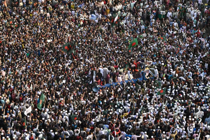 Hundreds of Thousands Mourn Slain Bangladeshi Activist Sharif Osman Hadi