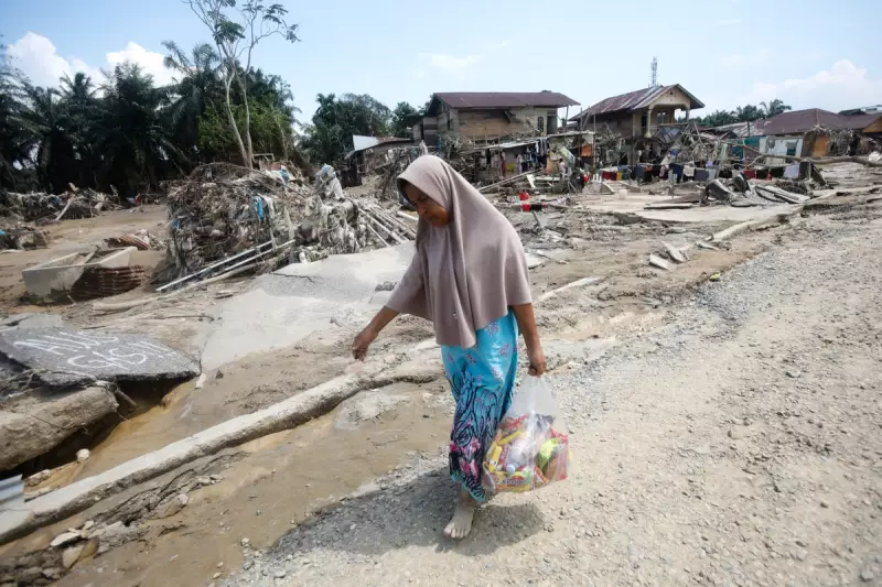 Indonesia Flood Death Toll Surpasses 900, Deforestation Blamed