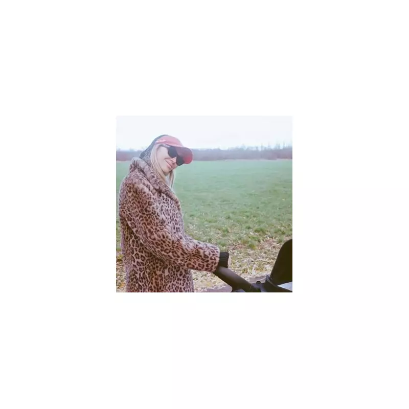 Jamie Laing & Sophie Habboo's Celebrity Pram: iCandy Peach 7 Tested