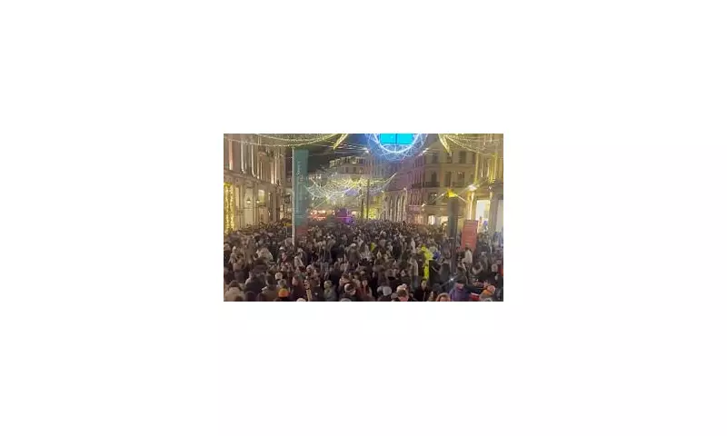 London's 'Christmas Crush' Chaos: Shoppers Describe 'Hell on Earth' Crowds