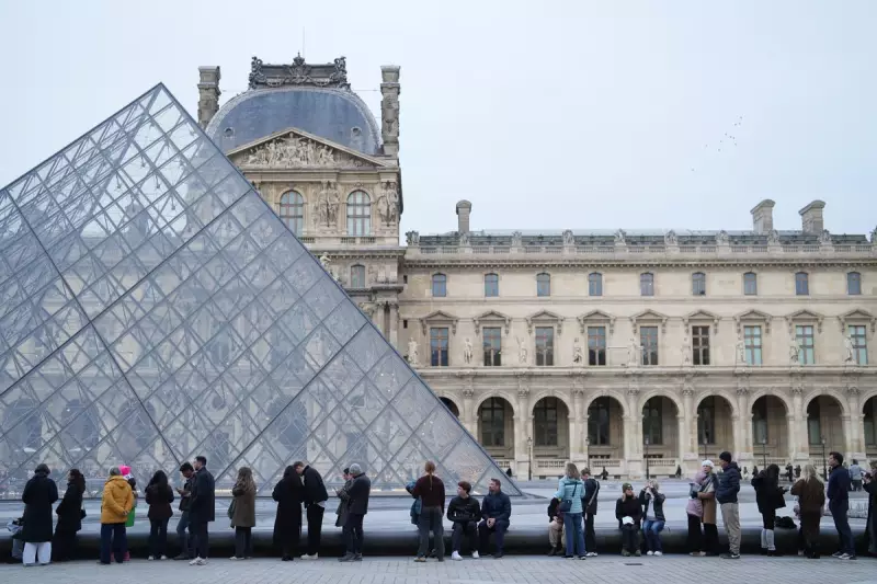 Louvre Fully Reopens After Staff Vote to Suspend Strike Action