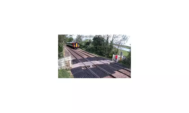 Nottinghamshire Level Crossing Tragedy: 14-Year-Old Killed at Notorious Burton Joyce Spot