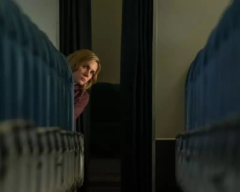 Pluribus Review: Vince Gilligan's Sci-Fi Hit Saves a Middling TV Year