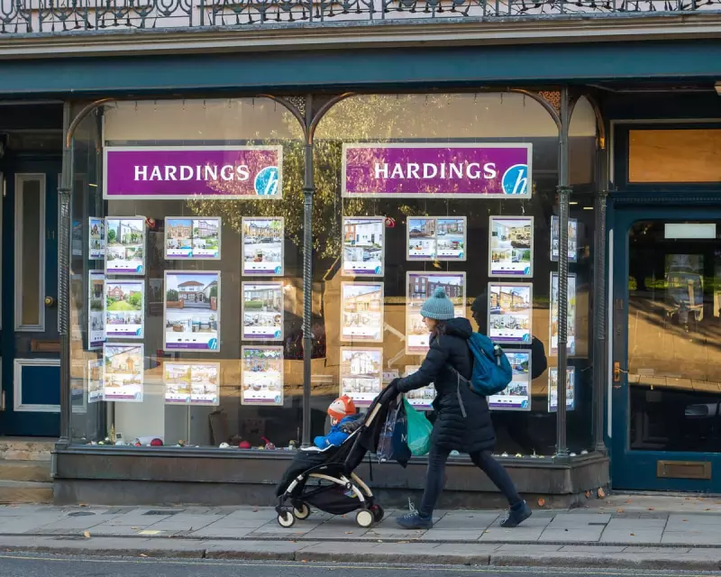 UK House Prices Stagnate in November as Retail Spending Slows