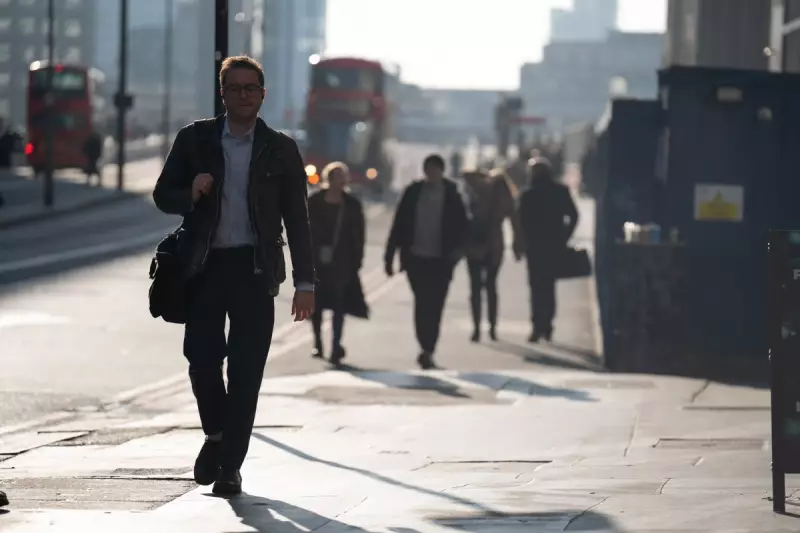 UK Private Sector Growth Accelerates in December as New Work Surges