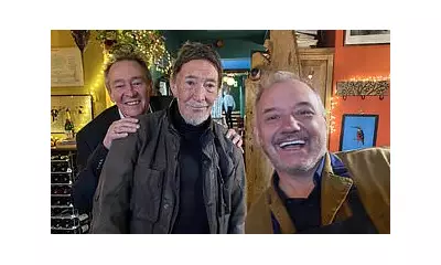 Bob Mortimer's Touching Tribute to Chris Rea: 'Egg in a Bath' Story Goes Viral
