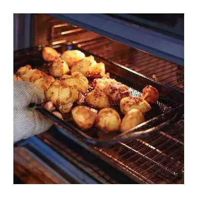 Delia Smith's 5-Step Guide to Perfect Crispy Roast Potatoes