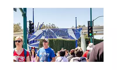 Disneyland's Busiest & Quietest Days Revealed: 2025 Crowd Data