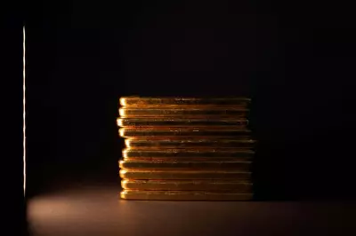 FTSE 100 Slips 0.3% as Gloomy 2026 Outlook Weighs on Blue-Chips