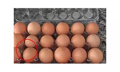 Husband's 'Infuriating' Eggshell Discovery Sparks UK Breakfast Debate