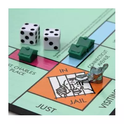 Monopoly Expert Reveals Correct Rules to Avoid Christmas Family Arguments