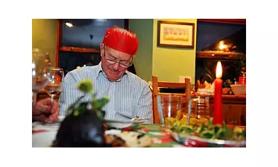 NHS Urges Christmas Vigilance for Early Dementia Signs in Elderly Relatives