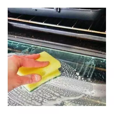 Oven Cleaning Hack: Remove Grease Overnight With 1 Natural Item