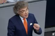 AfD MP Matthias Moosdorf Charged Over Alleged Nazi Salute in Reichstag