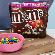 Amazon's £10 M&M Chocolate Bag: Last-Minute Christmas Delivery Deal