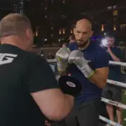 Andrew Tate's Boxing Skills Judged by Fans After Dubai Open Workout