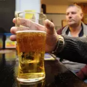 Aussies' £20 Wetherspoons Challenge: 10 Drinks Each in 48 Minutes