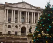 Bank of England Cuts Rate to 3.75% as MPC Split Over Future Cuts Deepens
