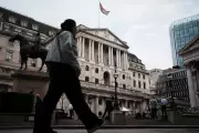 Bank of England Warns of Dot-Com Level AI Bubble Risk in US and UK
