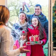 Christmas 2025: 10+ Gift Ideas to Help Loved Ones Save Money Long-Term