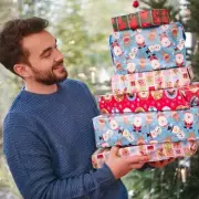 Dad's 60-Mile Christmas Quest Saves Daughter's Festive Dream