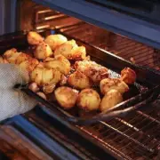 Delia Smith's 5-Step Method for Perfectly Crispy Roast Potatoes