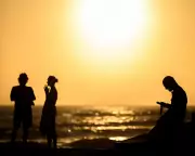 Eastern Australia Swelters in Severe Heatwave, Bushfires Rage