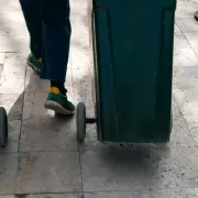 English households risk £80 fines for breaking wheelie bin rules