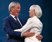 Farage's Reform UK Welcomes Tory Defectors: A Warning from Former Chief Whip