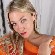 Flight attendant reveals 5 surprising rules: no coffee, kissing or gum