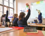 Four-Day School Week Pilots Urged to Tackle England's Teacher Crisis