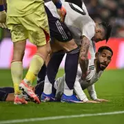 Gary Neville stunned by Matheus Cunha's 'inexcusable' miss in Man Utd's Aston Villa defeat