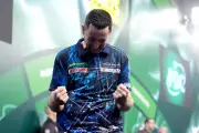 Humphries Survives Clemens Scare to Reach World Darts Championship Last 16