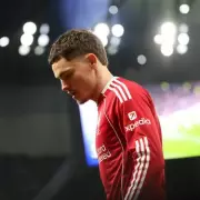 Liverpool edge 2-1 win over nine-man Spurs as Wirtz shines