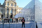 Louvre to charge Americans $37 for entry, mirroring US park price hikes
