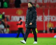 Man Utd 0-2 Newcastle: Fernandes Injured, Martinez Captain in Lineup Shake-Up