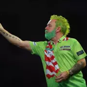Peter Wright's blunt advice to Cameron Menzies after darts star's bloody hand injury