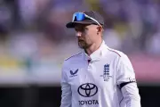 Root's Century Overshadowed as England's Costly Drops Hand Australia Ashes Advantage