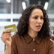 Santander Warns of 75% Surge in Christmas Online Shopping Scams