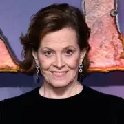 Sigourney Weaver Explains How Avatar Protected Teen Co-Star in Kiss Scene
