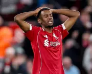Slot Admits Liverpool Not Playing to Isak's Strengths After Newcastle Loss
