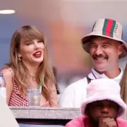 Taylor Swift hailed 'modern day Santa' after handing $600 tips to stadium staff