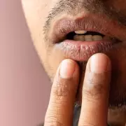 Two Mouth Symptoms That Could Signal a Vitamin B12 Deficiency