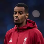 Van de Ven's Apology Text to Injured Liverpool Star Isak Revealed