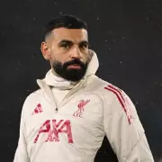 Van Dijk's 'No Special Treatment' Stance Clashes with Salah's Liverpool Outburst