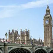 Westminster Bridge Lockdown: Bomb Squad Deployed Over Suspicious Package