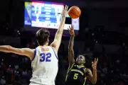 World's Tallest Teenager Scores First College Points in Florida Gators' 102-61 Win