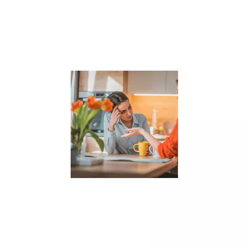 4 Red Flags Someone Doesn't Want Your Friendship, Says Psychologist