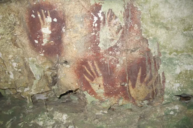 Ancient Indonesian Cave Handprints Rewrite History of Human Art
