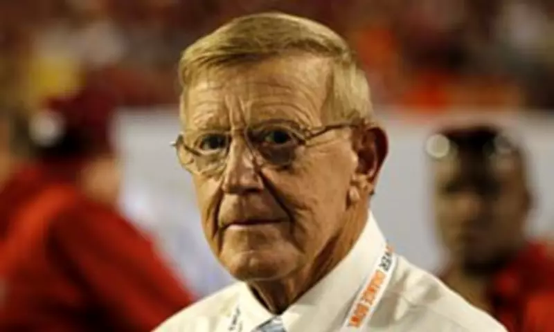 College Football Community Unites as Coaching Legend Lou Holtz Enters Hospice Care